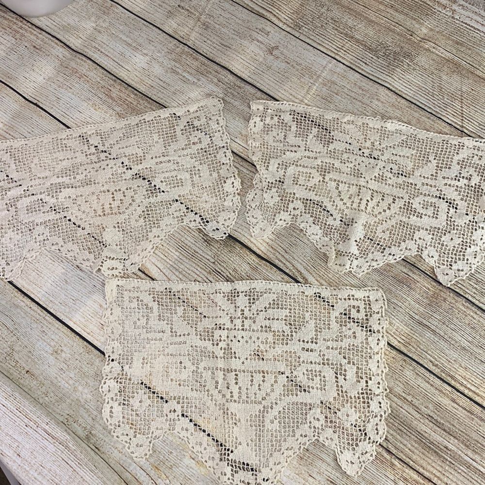 3 - Vintage Doilies Cream/Antique White